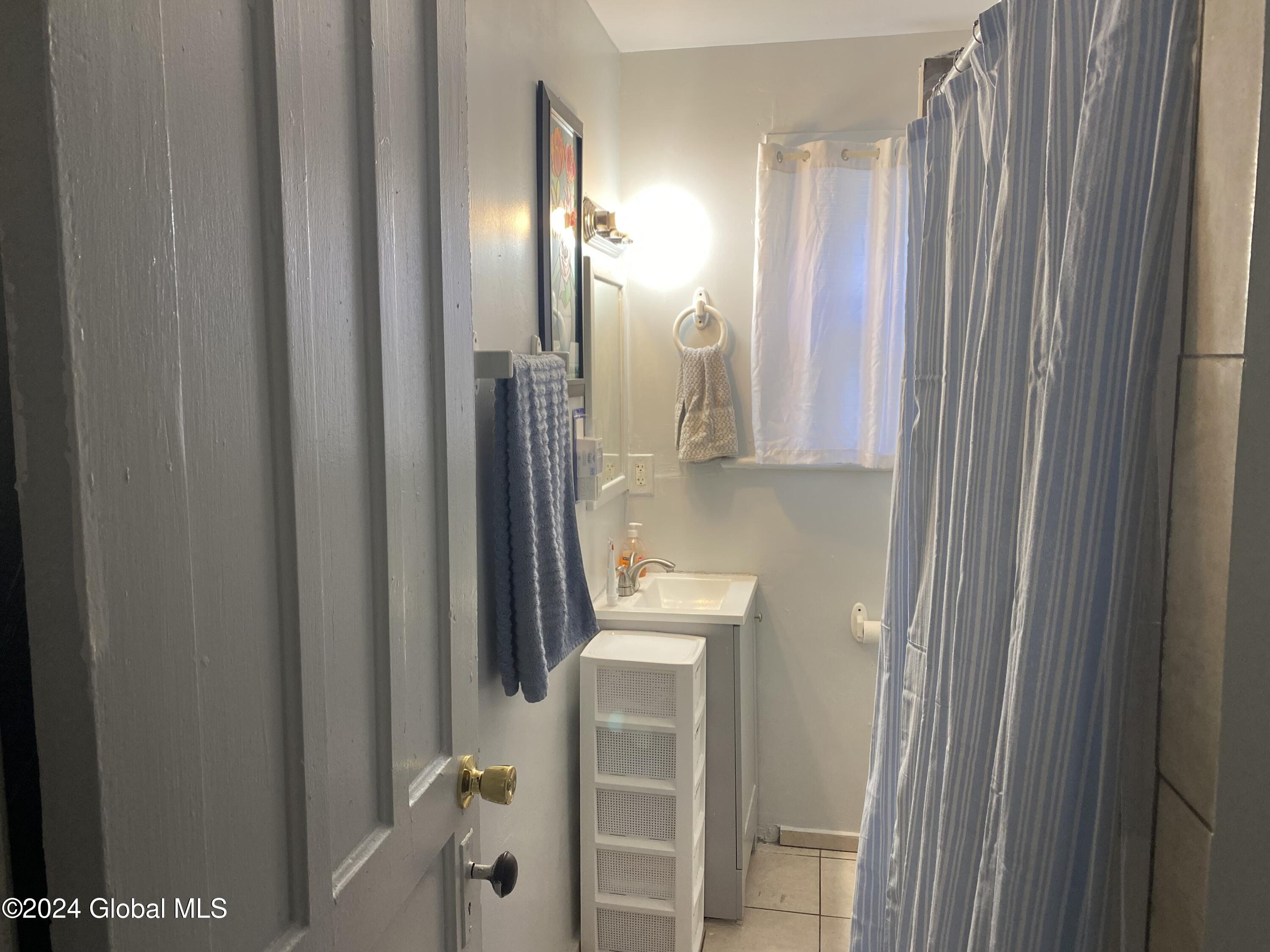 907 Delamont Avenue Schenectady, NY 12307 - Photo 8 of 19 IMG_5261