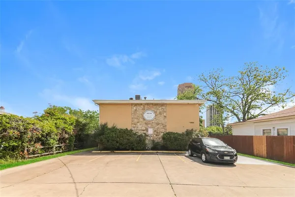 $1,285 | 1400 North Austin Street, Unit 1, Denton, TX 76201