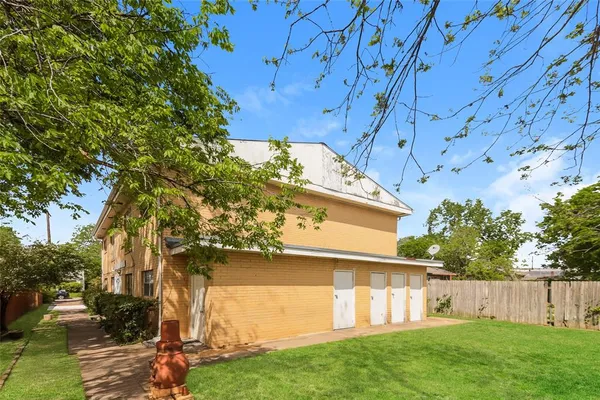 $1,285 | 1400 North Austin Street, Unit 1, Denton, TX 76201