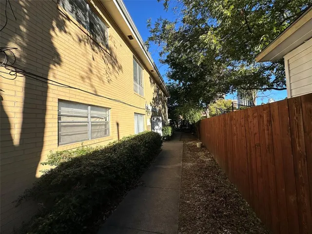 $1,200 | 1400 North Austin Street, Unit 1, Denton, TX 76201