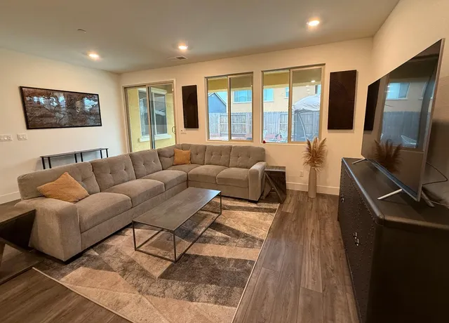 $3,600 | 12818 Knightsbrook Avenue, Rancho Cordova, CA 95742