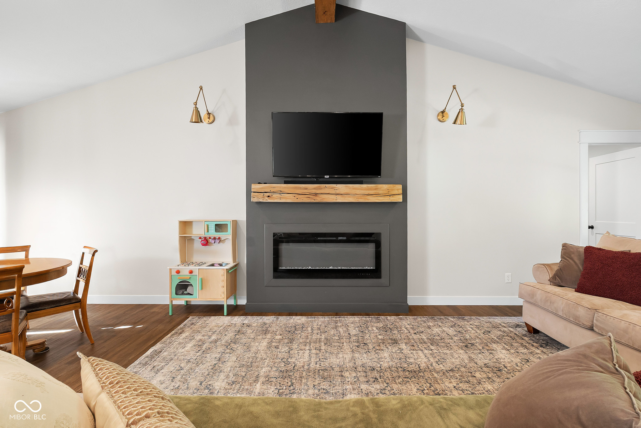912 Nelson Ridge Road Columbus, IN 47201 - Photo 5 of 70 Gallery Image 5