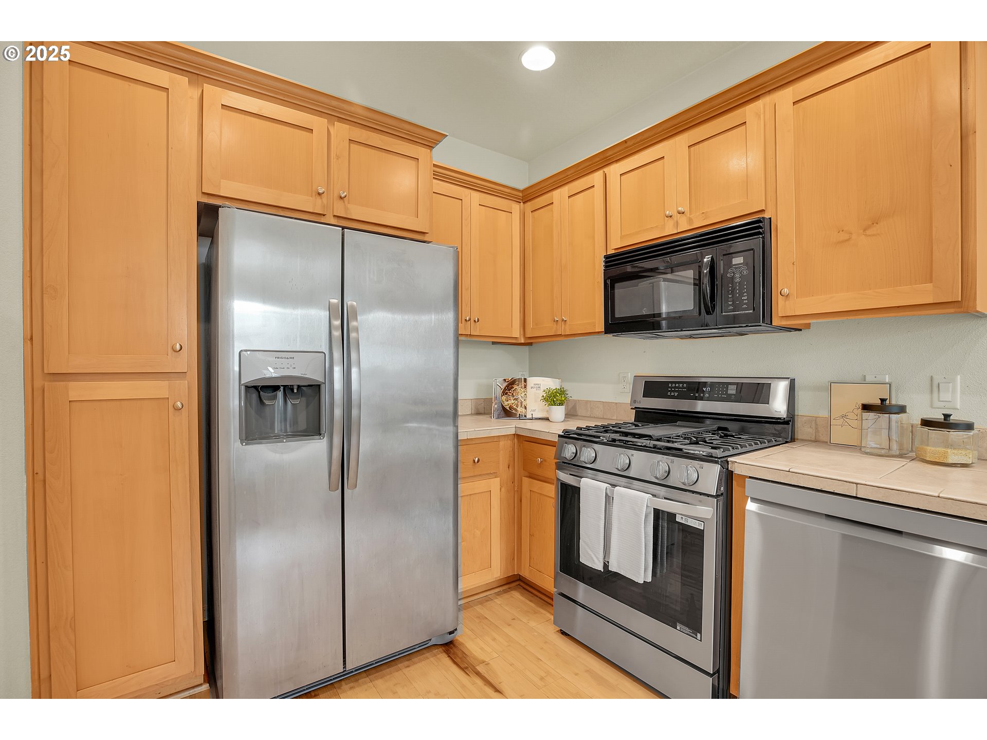 4264 Southwest Highgate Terrace Beaverton, OR 97078 - Photo 13 of 38