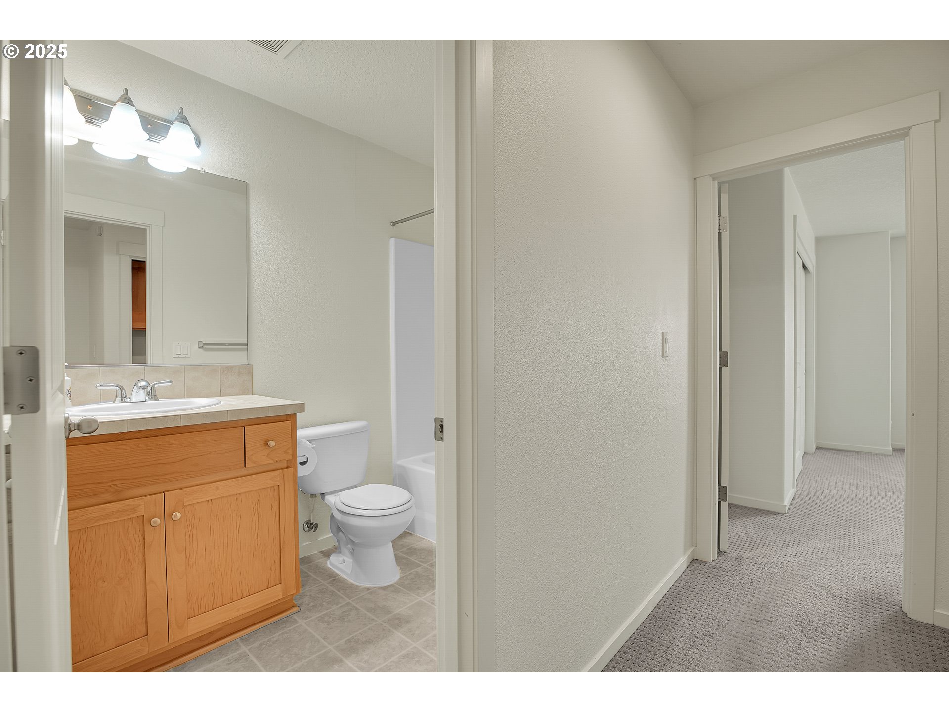 4264 Southwest Highgate Terrace Beaverton, OR 97078 - Photo 28 of 38