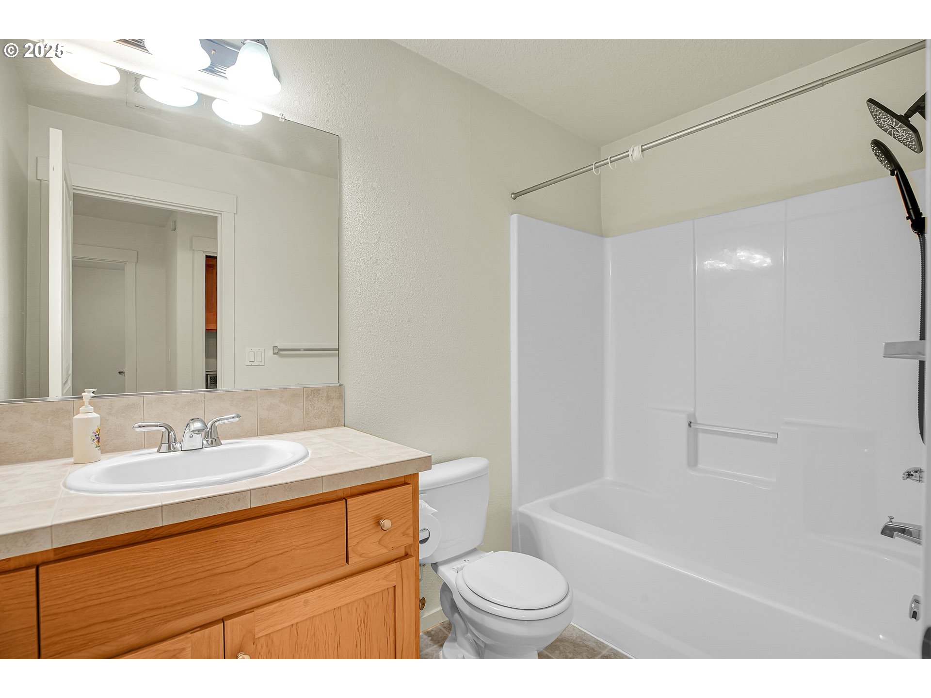 4264 Southwest Highgate Terrace Beaverton, OR 97078 - Photo 29 of 38 Bathroom