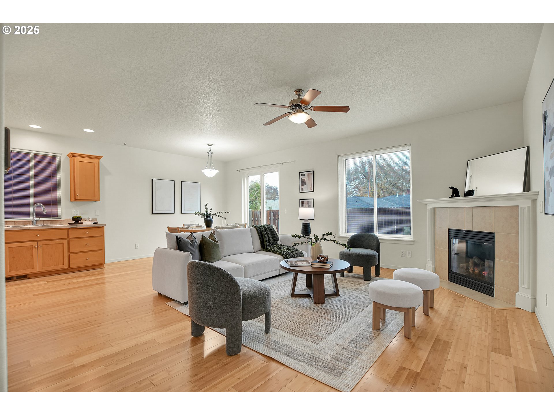 4264 Southwest Highgate Terrace Beaverton, OR 97078 - Photo 4 of 38