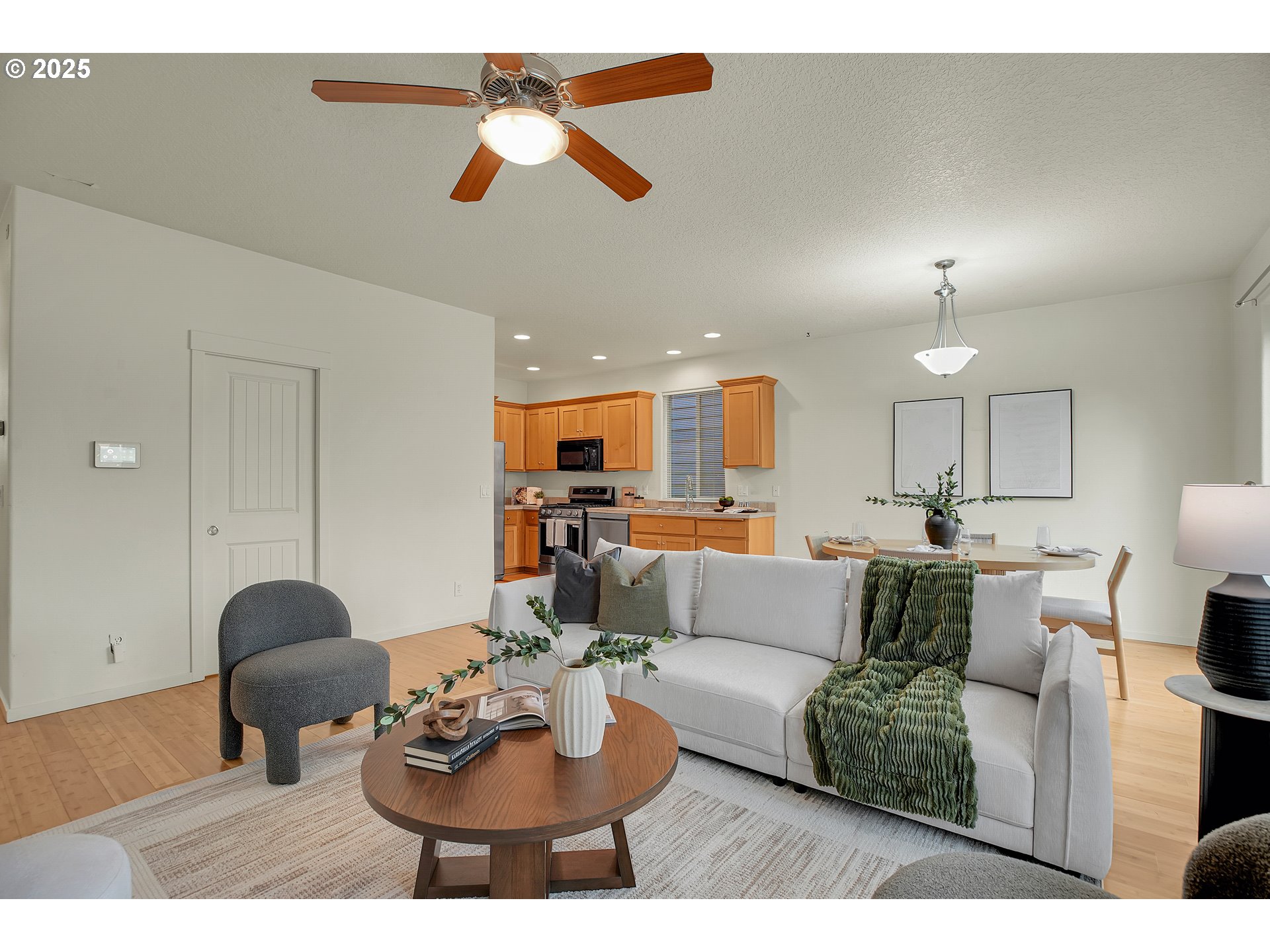 4264 Southwest Highgate Terrace Beaverton, OR 97078 - Photo 8 of 38