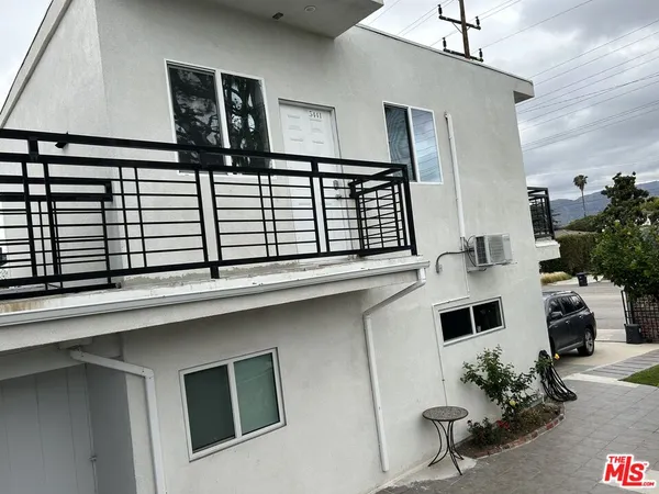 $2,200 | 5441 North Clybourn Avenue, North Hollywood, CA 91601