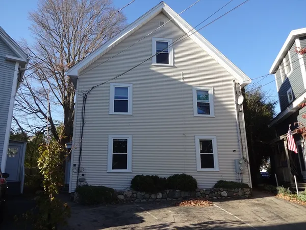 $2,250 | 11 Crescent Square, Unit 4, Newton, MA 02458