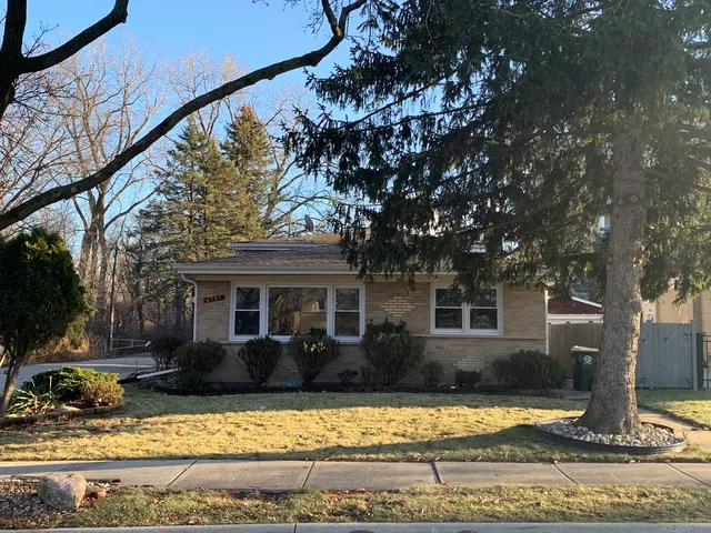 $499,900 | 6701 West Forest View Lane, Niles, IL 60714