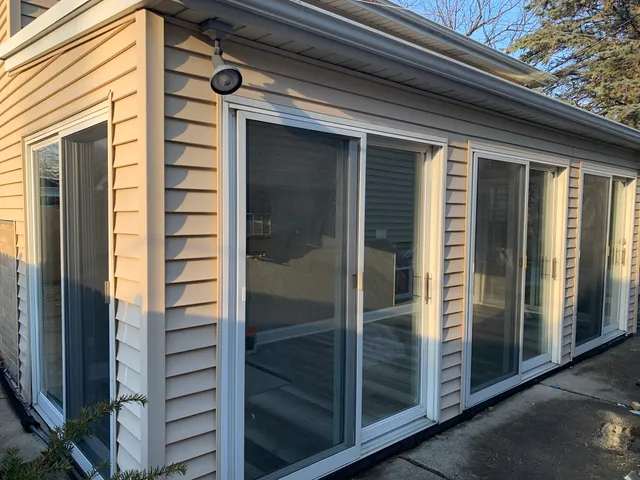 $499,900 | 6701 West Forest View Lane, Niles, IL 60714