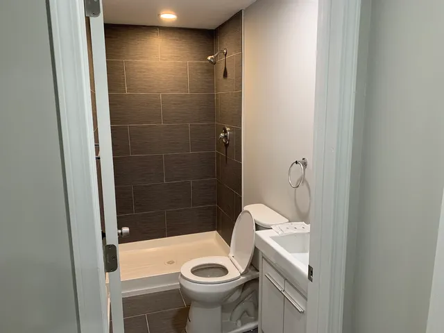 $499,900 | 6701 West Forest View Lane, Niles, IL 60714