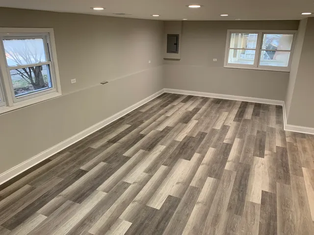 $499,900 | 6701 West Forest View Lane, Niles, IL 60714