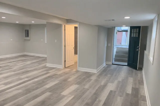 $499,900 | 6701 West Forest View Lane, Niles, IL 60714