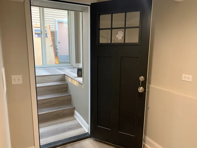 $499,900 | 6701 West Forest View Lane, Niles, IL 60714