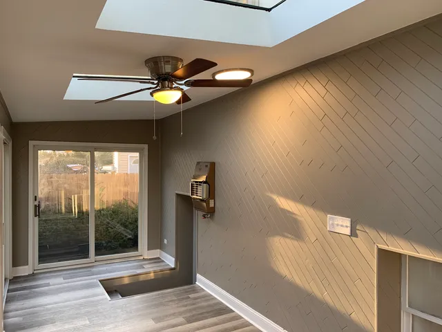 $499,900 | 6701 West Forest View Lane, Niles, IL 60714