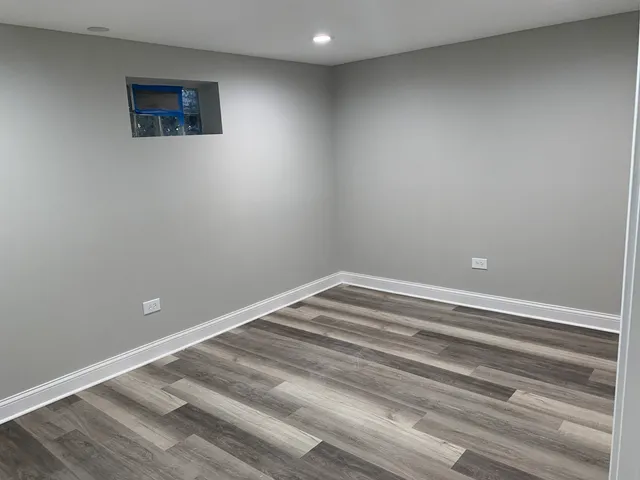 $499,900 | 6701 West Forest View Lane, Niles, IL 60714