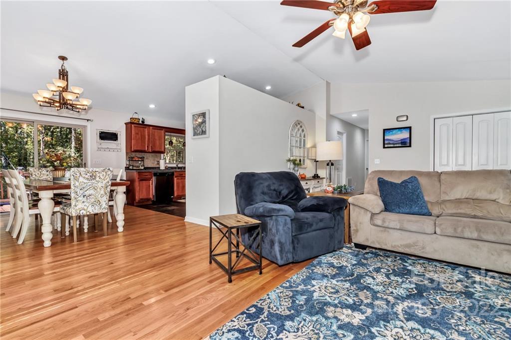 85 Redden Road Hendersonville, NC 28739 - Photo 12 of 48 Gallery Image 12
