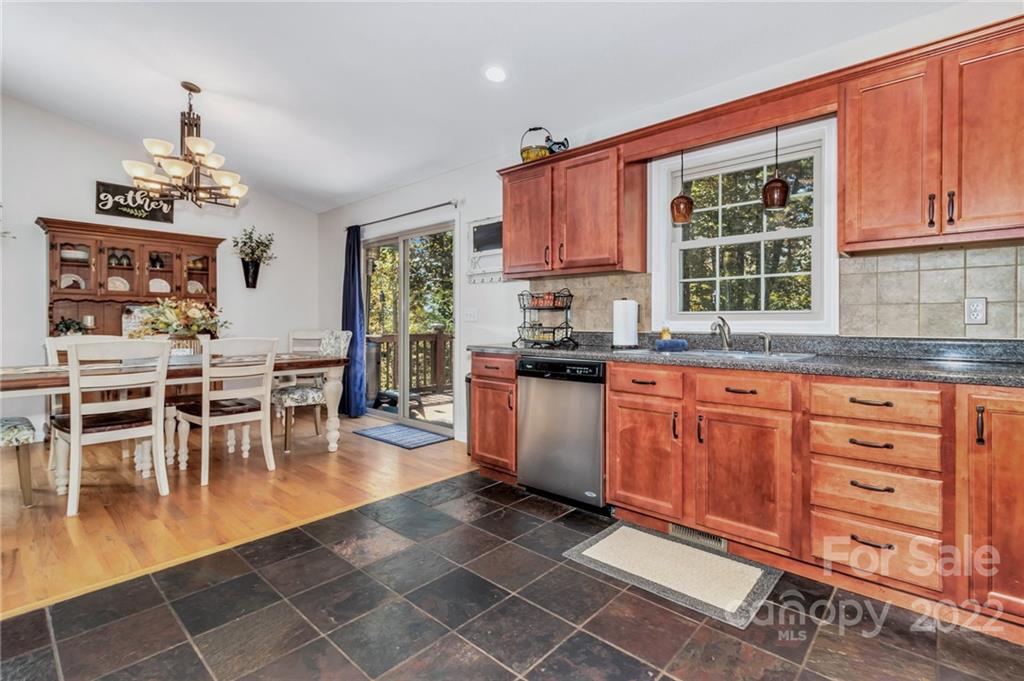 85 Redden Road Hendersonville, NC 28739 - Photo 17 of 48 Gallery Image 17