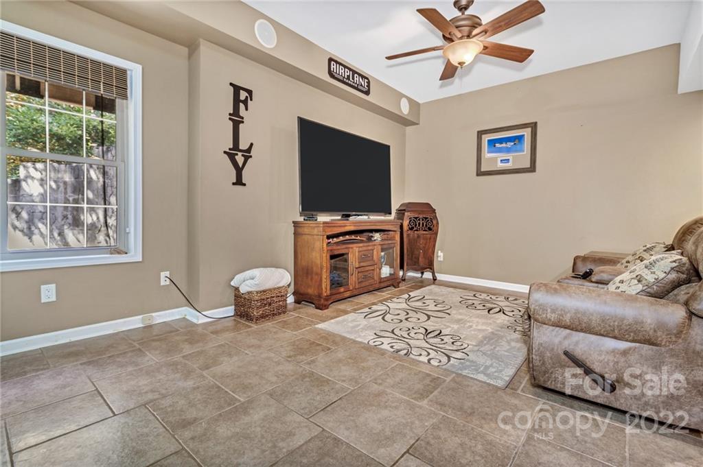 85 Redden Road Hendersonville, NC 28739 - Photo 36 of 48 Gallery Image 36