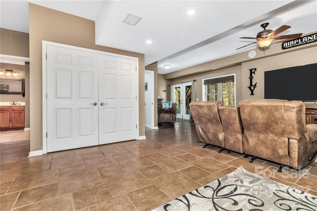 85 Redden Road Hendersonville, NC 28739 - Photo 37 of 48 Gallery Image 37