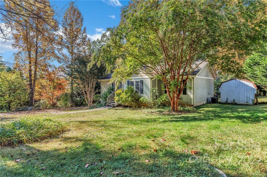 85 Redden Road Hendersonville, NC 28739 - Photo 4 of 48 Gallery Image 4