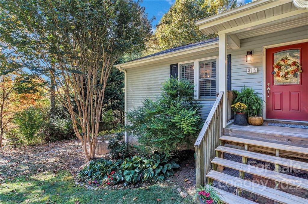 85 Redden Road Hendersonville, NC 28739 - Photo 5 of 48 Gallery Image 5