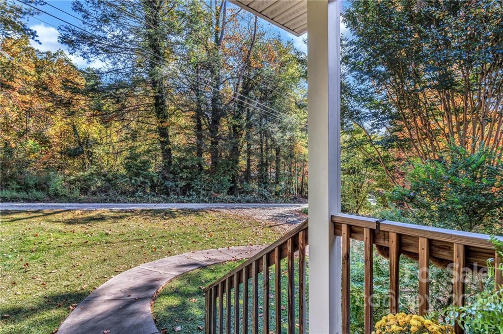 85 Redden Road Hendersonville, NC 28739 - Photo 6 of 48 Gallery Image 6