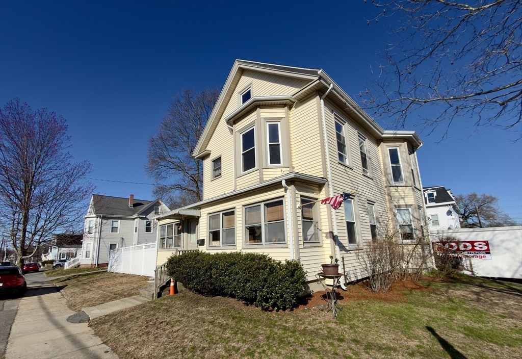 13 Wright Street Stoneham, MA 02180 - Photo 3 of 25