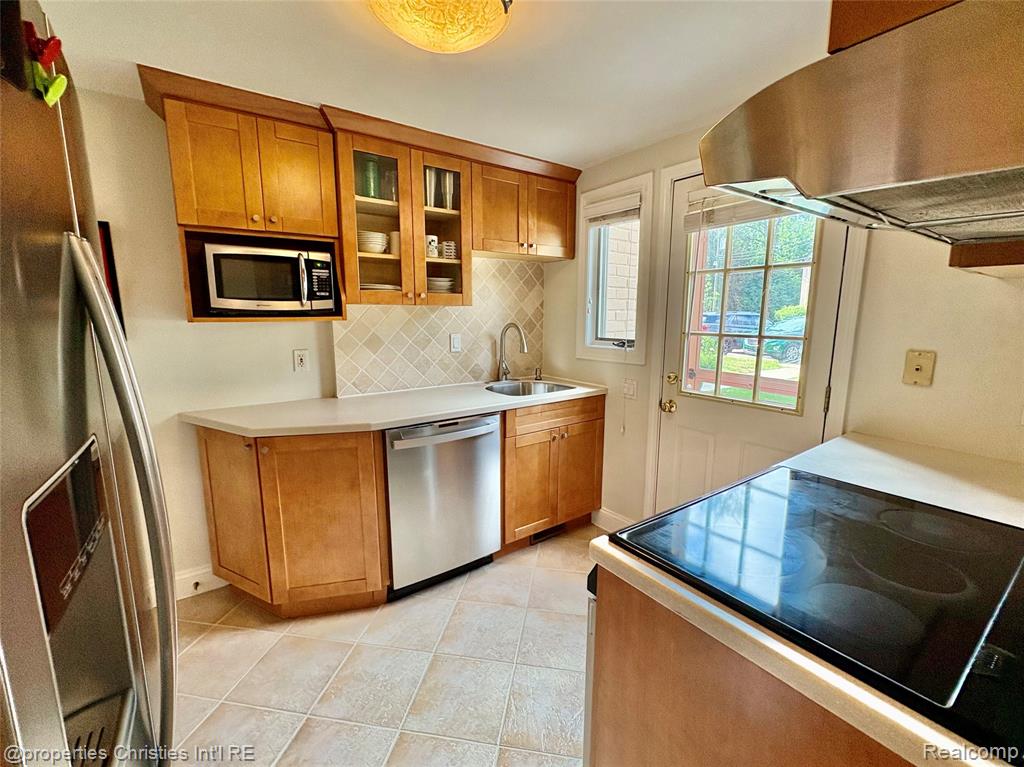1983 Graefield Road Birmingham, MI 48009 - Photo 12 of 33