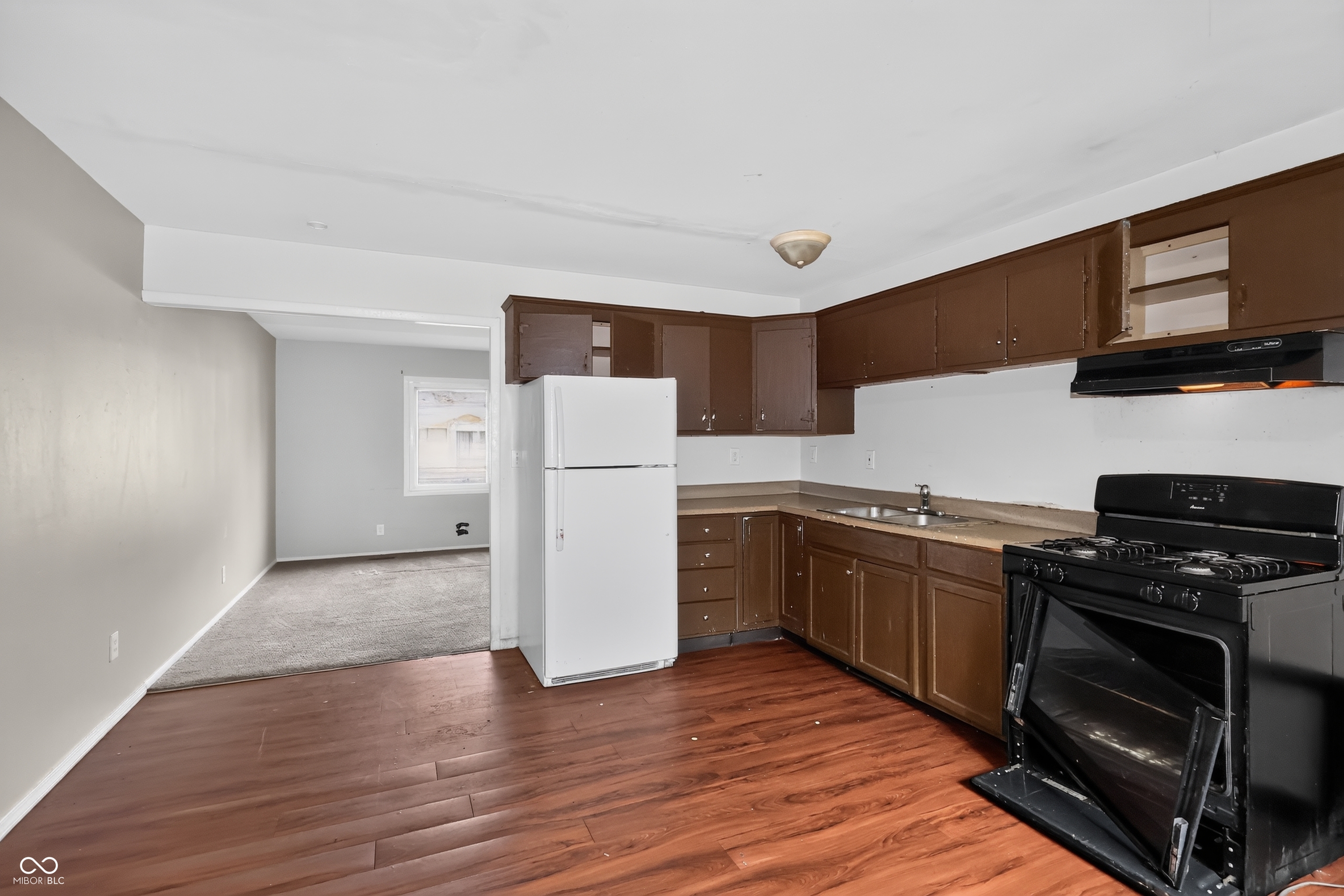 9926 Montery Road Indianapolis, IN 46235 - Photo 8 of 16
