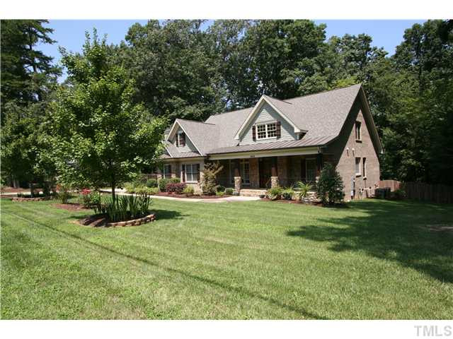 1002 Shelley Road Raleigh, NC 27609 - Photo 2 of 20 Exterior Front