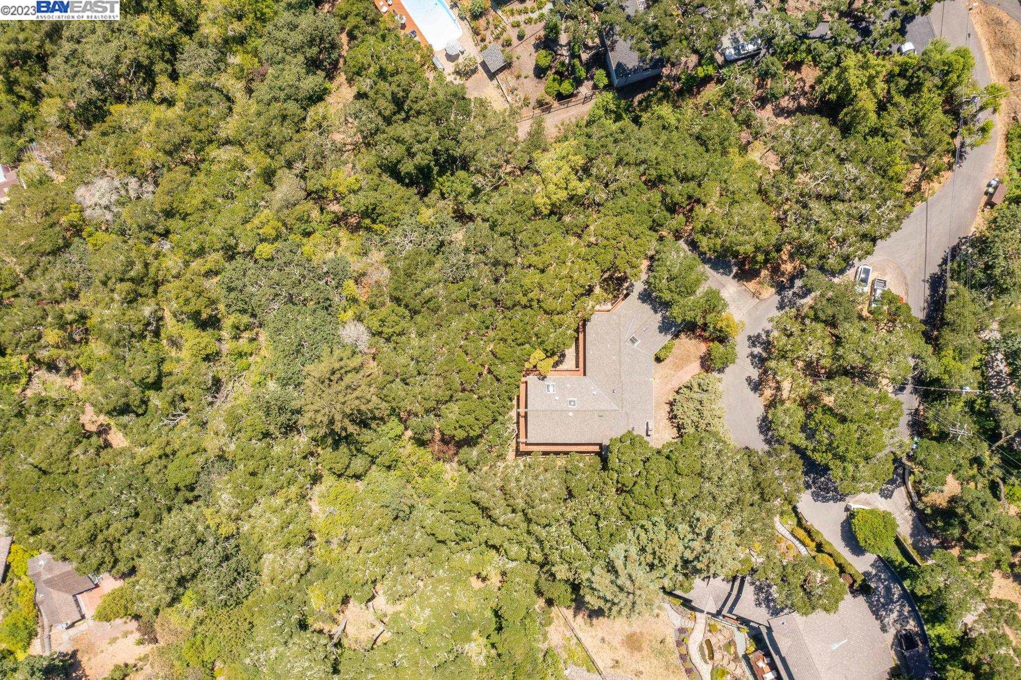 Undisclosed Address Orinda, CA 94563 - Photo 31 of 32 a picture of a wall