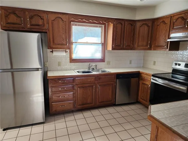 $450,000 | 302 East Monroe Street, Pittsburg, KS 66762
