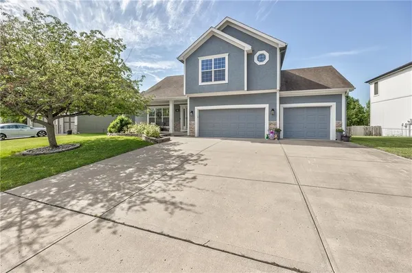 $458,900 | 4605 Northeast 105th Street, Kansas City, MO 64156