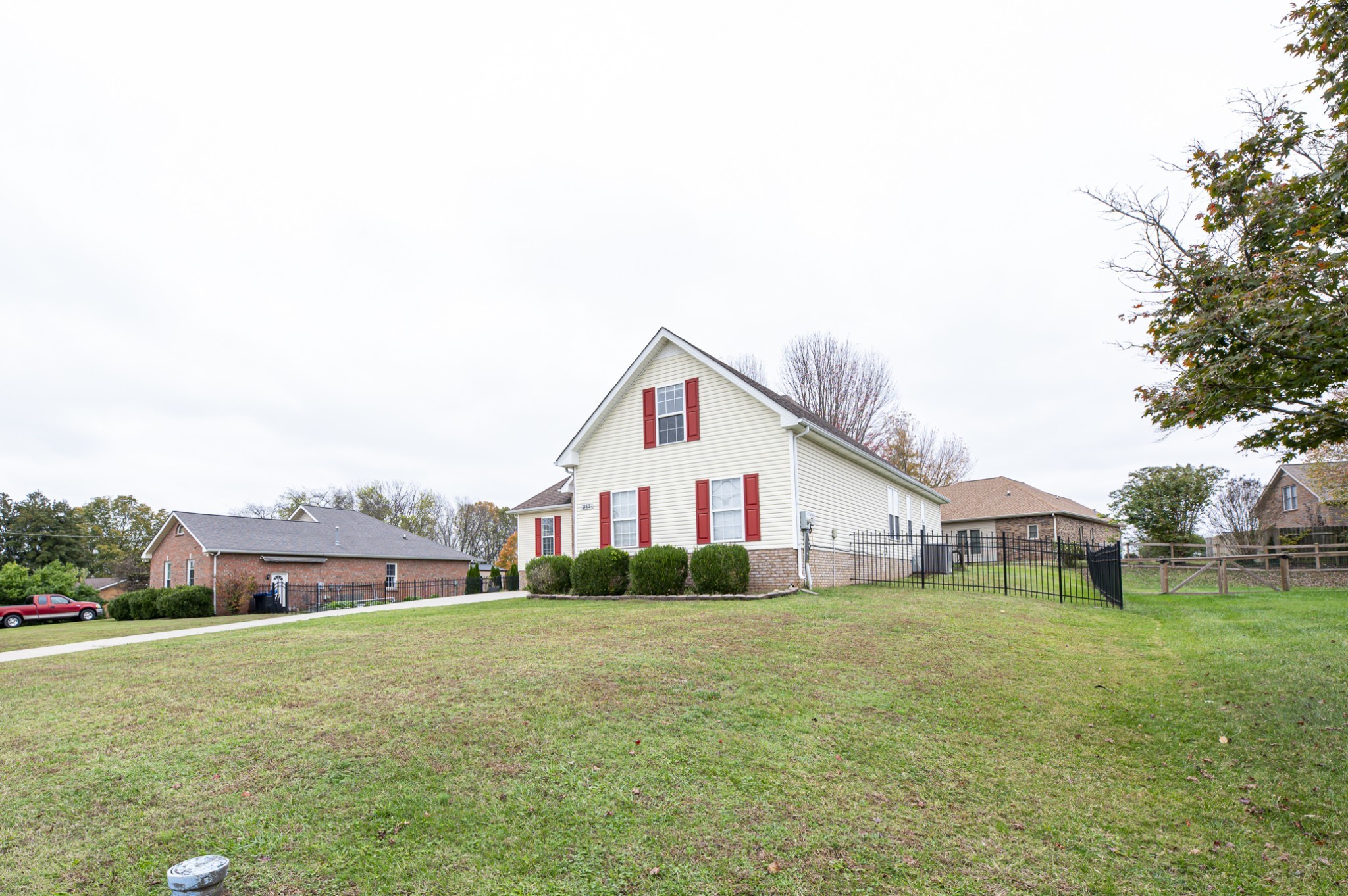 361 Sango Road Clarksville, TN 37043 - Photo 4 of 40 Gallery Image 4