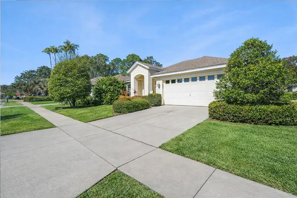$434,900 | 8032 Pine Hollow Drive, Mount Dora, FL 32757