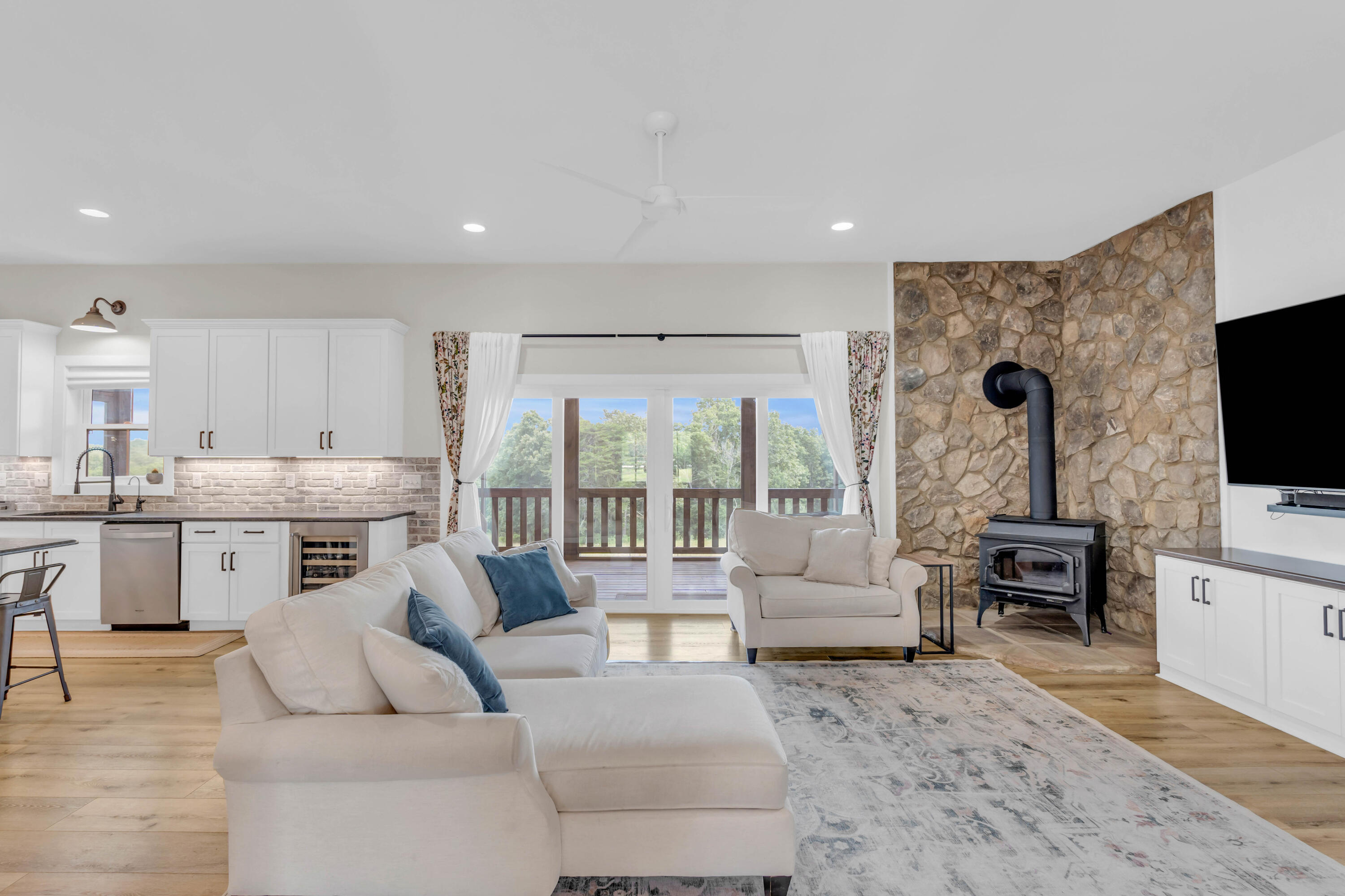 720 Miller Road Signal Mountain, TN 37377 - Photo 11 of 59 11_720 miller rd-9