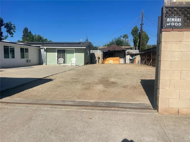 a house view with a outdoor space