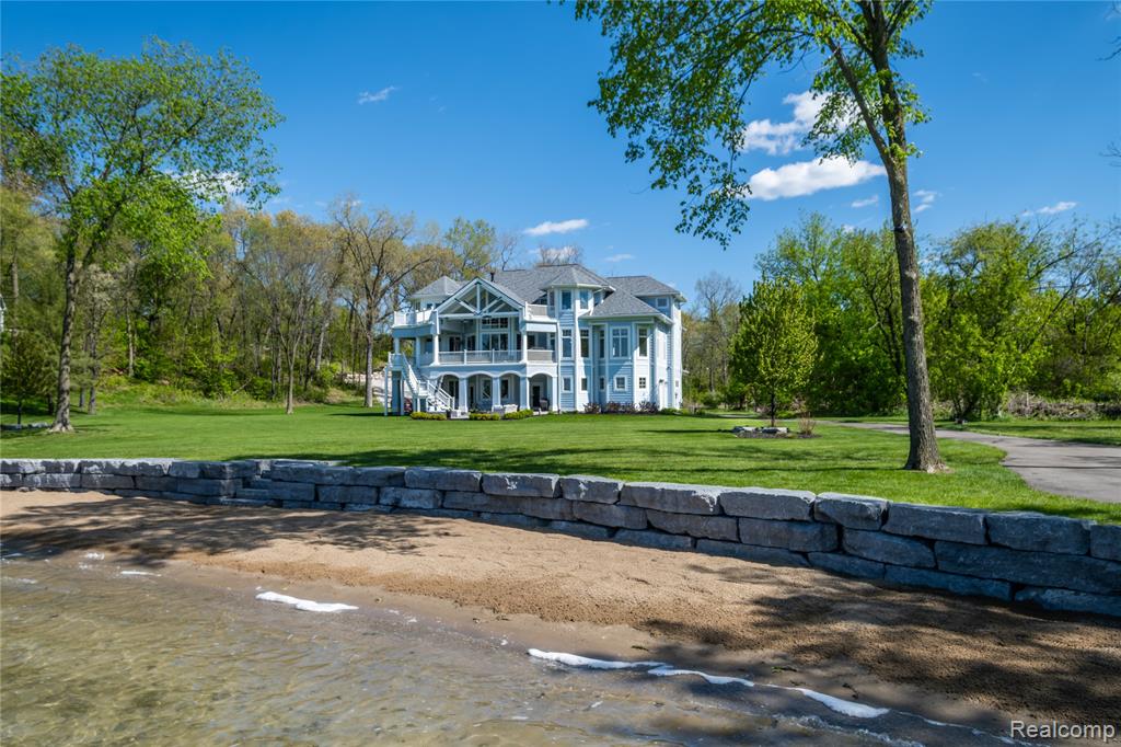 10195 Bennett Lake Road Fenton, MI 48430 - Photo 3 of 67