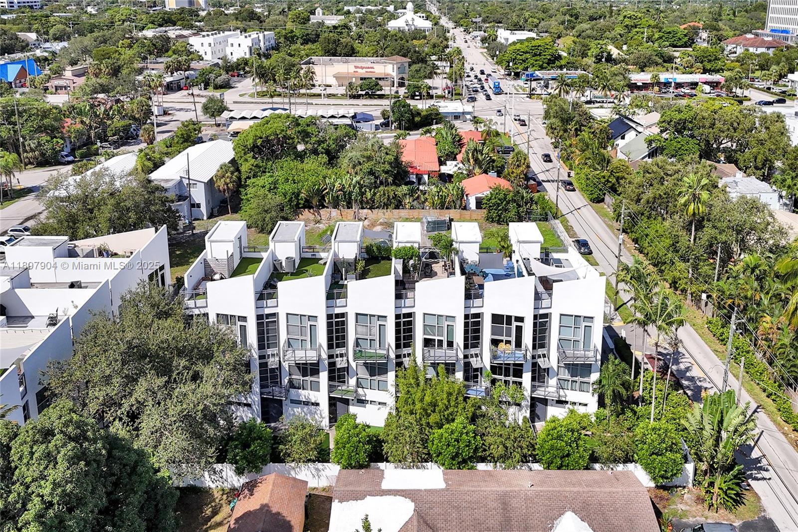 716 Southeast 12th Street, Unit 13 Fort Lauderdale, FL 33316 - Photo 42 of 45 an aerial view of multiple house