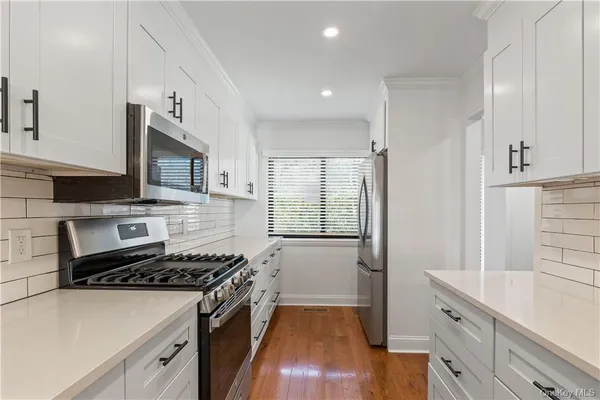 $8,900 | 50 Pondview Road, Unit F, Rye, NY 10580