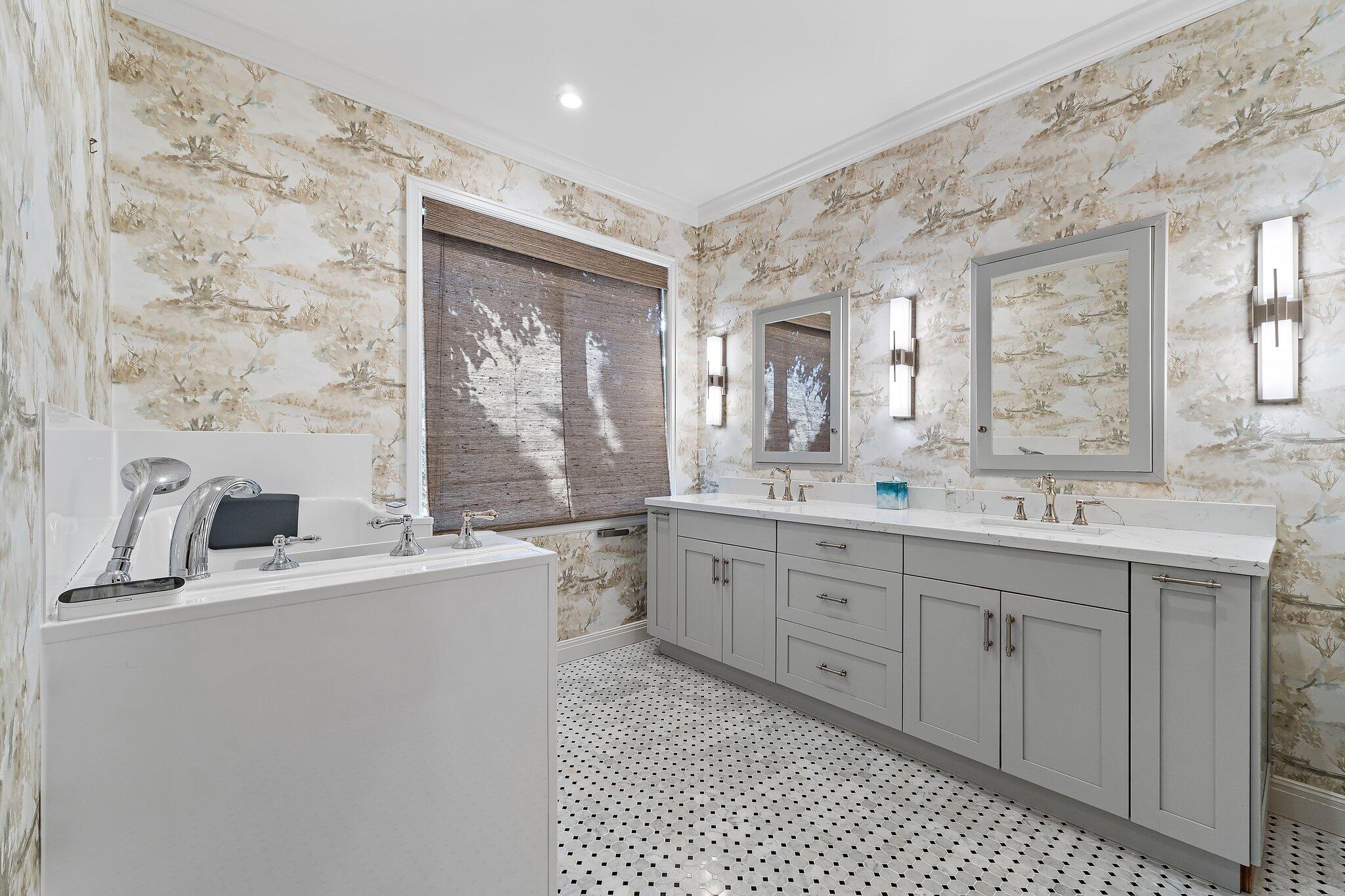12092 Southeast Birkdale Run Jupiter, FL 33469 - Photo 29 of 52 Primary Bathroom