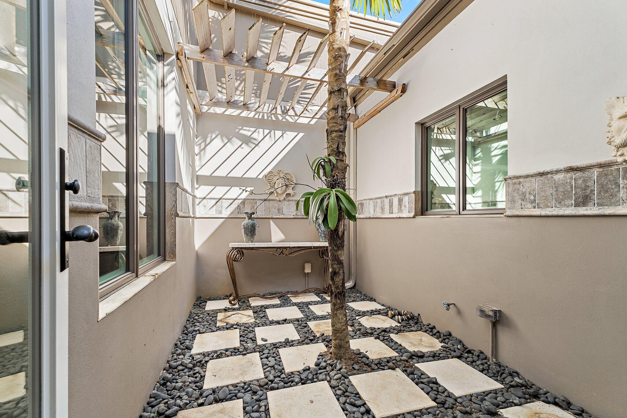 12092 Southeast Birkdale Run Jupiter, FL 33469 - Photo 39 of 52 Atrium