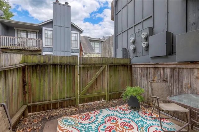 $160,000 | 12623 West 110th Terrace, Overland Park, KS 66210