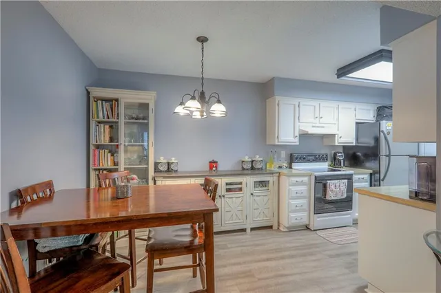 $160,000 | 12623 West 110th Terrace, Overland Park, KS 66210