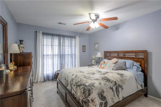 $160,000 | 12623 West 110th Terrace, Overland Park, KS 66210