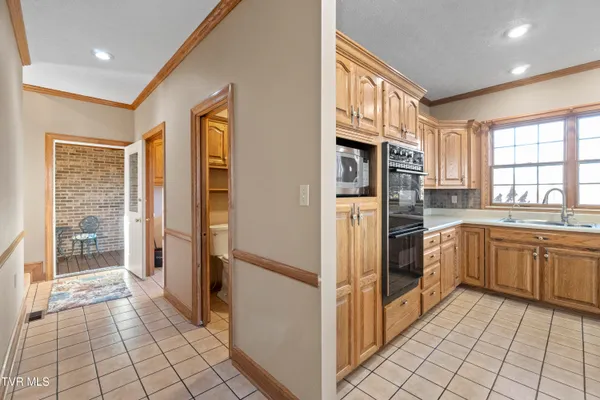 $999,999 | 600 Chuckey Pike, Chuckey, TN 37641