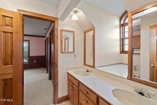 $1,100,000 | 600 Chuckey Pike, Chuckey, TN 37641