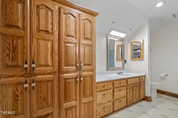 $999,999 | 600 Chuckey Pike, Chuckey, TN 37641